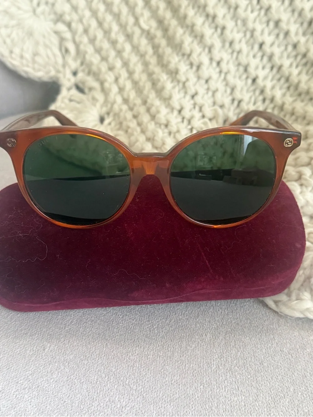 Gucci stylish round